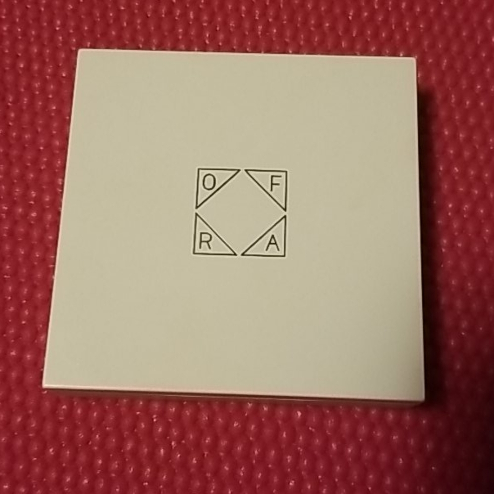 Ofra Space Baby Highlighter Nikkierutorials Collab